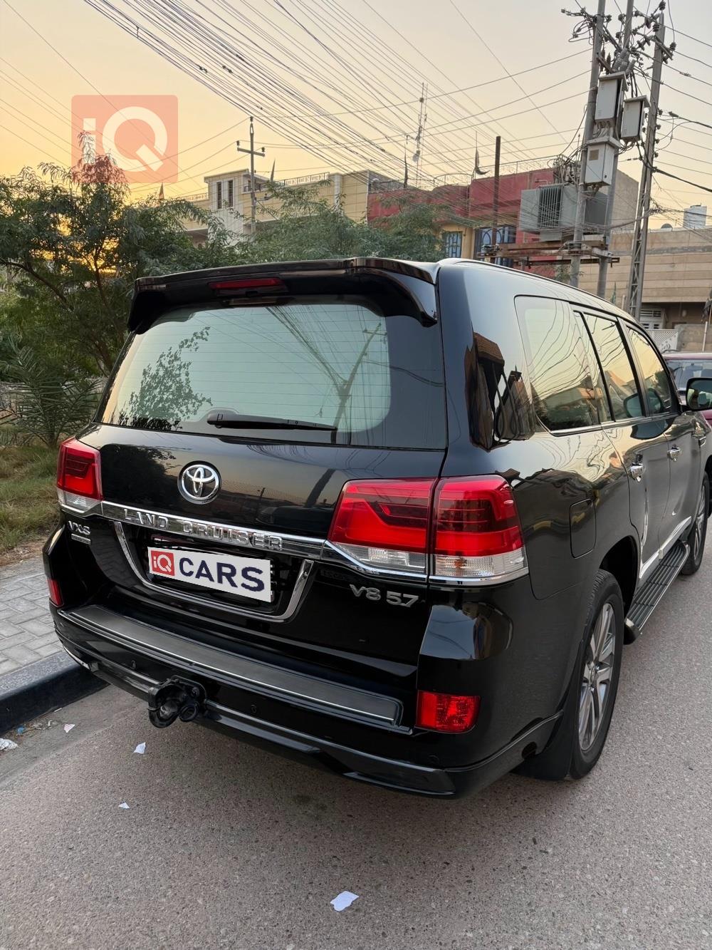 تويوتا لاندكروزر